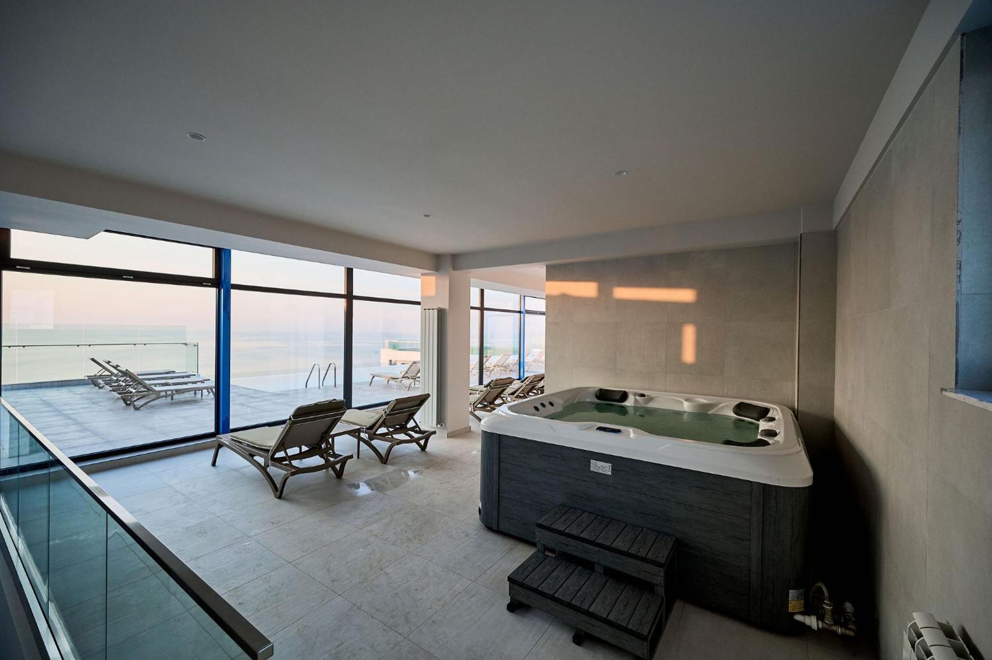 Wave N' Sea Apartment In Infinity Beach Resort - Parking Мамая Экстерьер фото